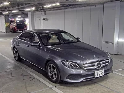 Mercedes-Benz E CLASS  с аукциона в Японии