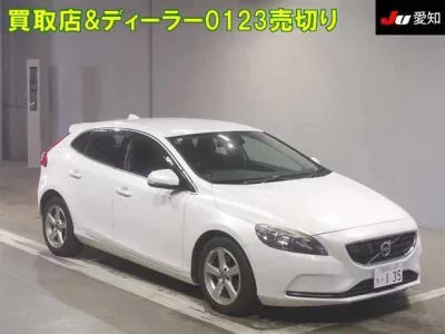 Volvo V40  с аукциона в Японии