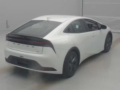 Toyota PRIUS  с аукциона в Японии