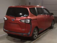 Toyota SIENTA лот № 105 оценка 3.5  с аукциона в Японии 1