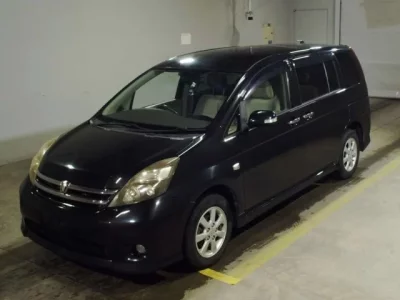 Toyota ISIS  с аукциона в Японии