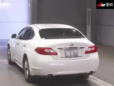 Nissan FUGA  с аукциона в Японии