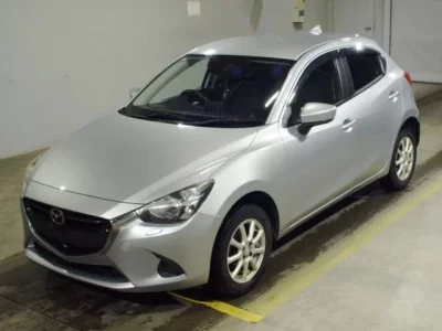 Mazda DEMIO  с аукциона в Японии