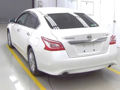 Nissan TEANA