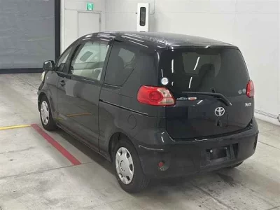Toyota PORTE  с аукциона в Японии