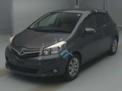 Toyota VITZ  с аукциона в Японии