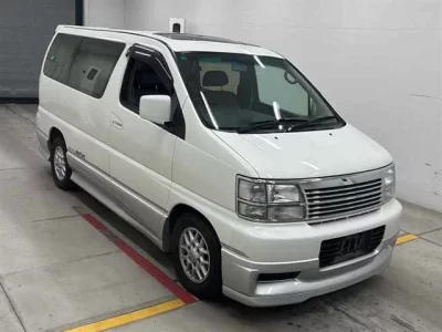 Nissan ELGRAND  с аукциона в Японии