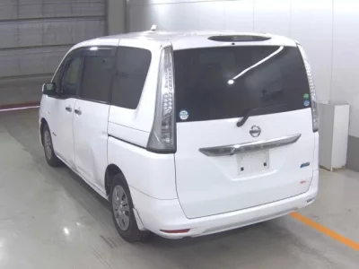 Nissan SERENA  с аукциона в Японии