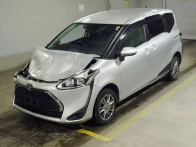 Toyota SIENTA  с аукциона в Японии