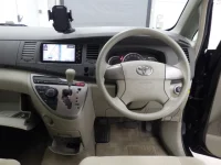 Toyota ISIS лот № 5016 оценка R  с аукциона в Японии 4