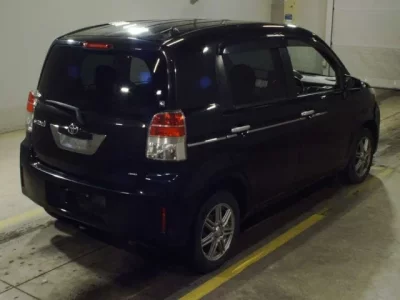 Toyota SPADE  с аукциона в Японии