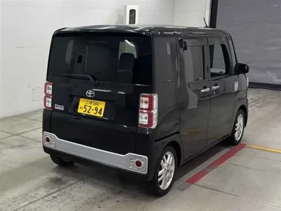 Toyota PIXIS MEGA  с аукциона в Японии