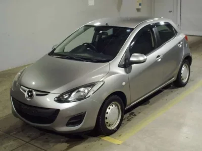 Mazda DEMIO  с аукциона в Японии