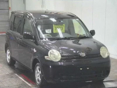 Toyota SIENTA  с аукциона в Японии