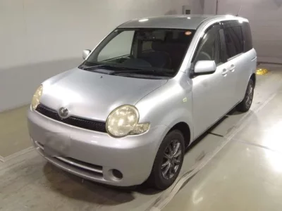 Toyota SIENTA  с аукциона в Японии