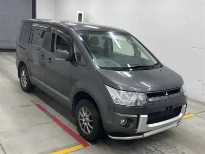 Mitsubishi DELICA D5  с аукциона в Японии