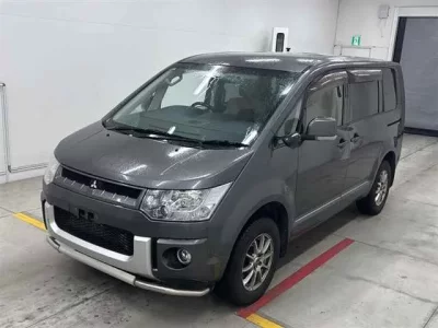 Mitsubishi DELICA D5  с аукциона в Японии