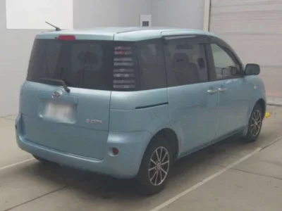 Toyota SIENTA  с аукциона в Японии