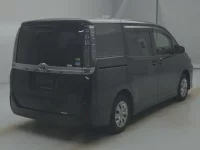 Toyota VOXY лот № 70037 оценка RA  с аукциона в Японии 1