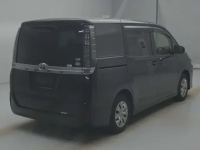 Toyota VOXY  с аукциона в Японии