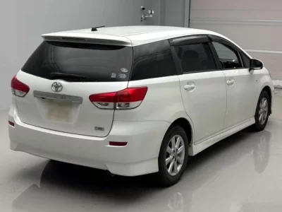 Toyota WISH  с аукциона в Японии