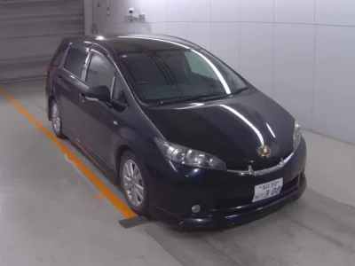 Toyota WISH  с аукциона в Японии