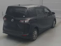 Toyota SIENTA лот № 70106 оценка 3.5  с аукциона в Японии 1