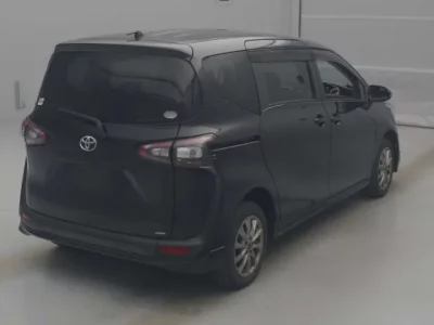 Toyota SIENTA  с аукциона в Японии