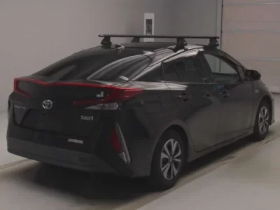 Toyota PRIUS PHV  с аукциона в Японии