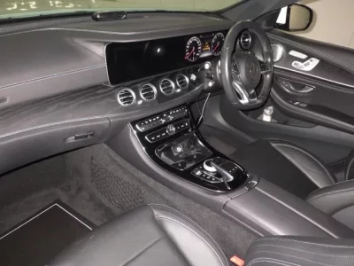 Mercedes-Benz E CLASS  с аукциона в Японии