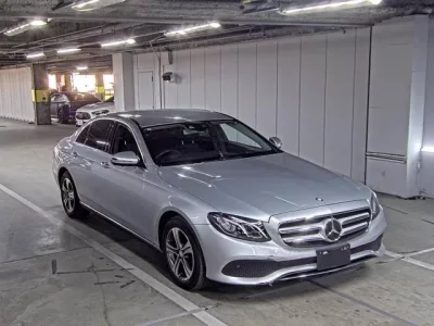 Mercedes-Benz E CLASS  с аукциона в Японии