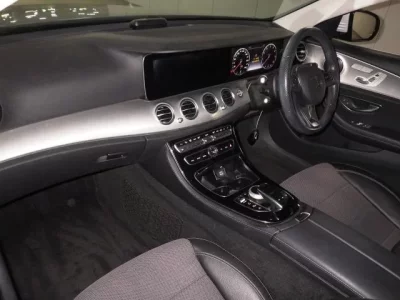 Mercedes-Benz E CLASS  с аукциона в Японии