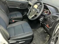 Toyota NOAH лот № 30074 оценка 4  с аукциона в Японии 2