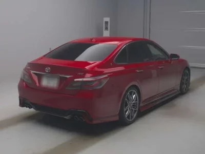 Toyota CROWN  с аукциона в Японии