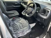 Toyota VOXY лот № 30095 оценка S  с аукциона в Японии 6