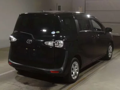 Toyota SIENTA  с аукциона в Японии