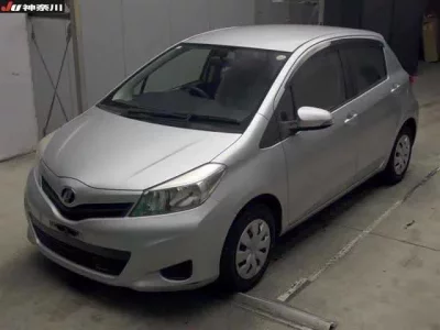 Toyota VITZ  с аукциона в Японии