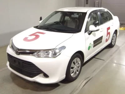Toyota COROLLA AXIO  с аукциона в Японии