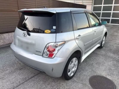 Toyota IST  с аукциона в Японии