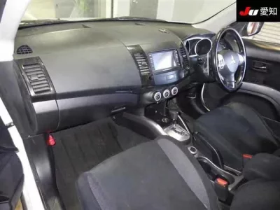 Mitsubishi OUTLANDER  с аукциона в Японии