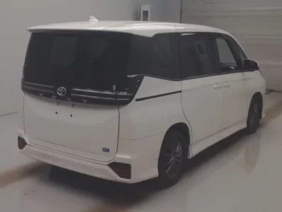 Toyota VOXY  с аукциона в Японии