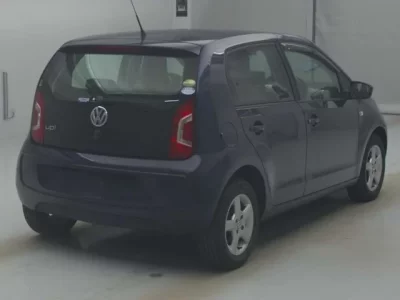 Volkswagen UP  с аукциона в Японии