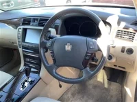Toyota CROWN лот № 7063 оценка 3  с аукциона в Японии 1