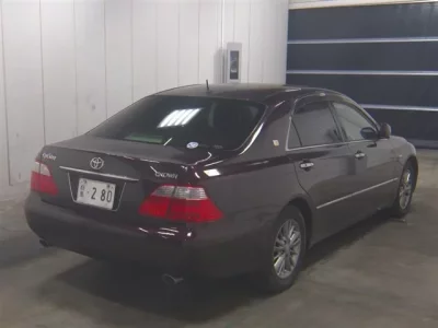Toyota CROWN  с аукциона в Японии