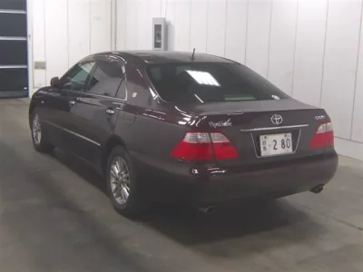 Toyota CROWN  с аукциона в Японии