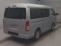 Toyota HIACE VAN лот № 62051 оценка 3  с аукциона в Японии 1