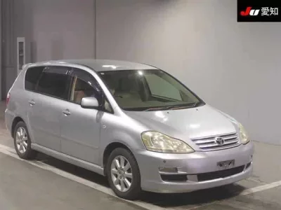 Toyota IPSUM  с аукциона в Японии