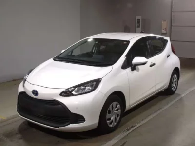 Toyota AQUA  с аукциона в Японии