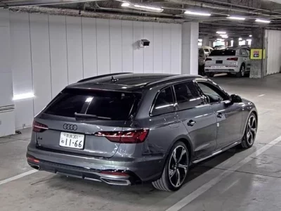 Audi A4  с аукциона в Японии