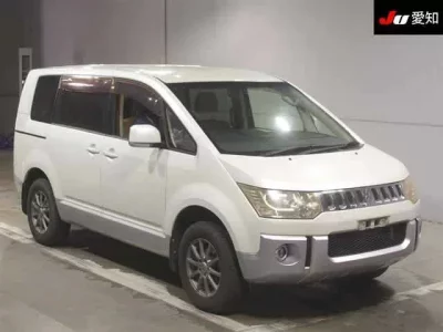 Mitsubishi DELICA D5